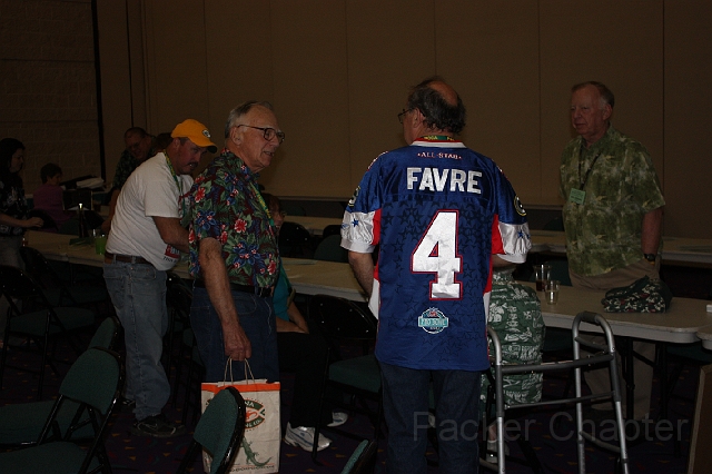 2009TAT_ 515.jpg - Some hang around and ask for autographs from Brett Favre.